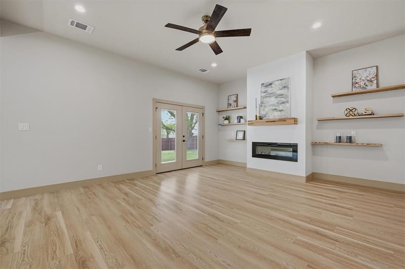 1019 Holiday Drive, Sherman TX 75090 - Photo 9