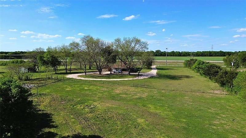 1542 W Reindeer Road, Lancaster TX 75146 - Photo 10
