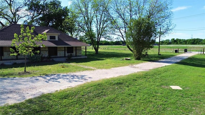 1542 W Reindeer Road, Lancaster TX 75146 - Photo 15