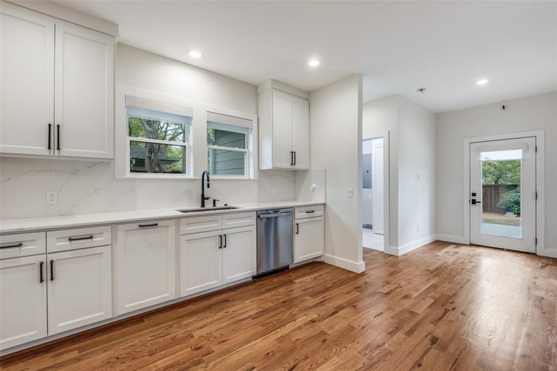 734 N Montclair Avenue, Dallas TX 75208 - Photo 13