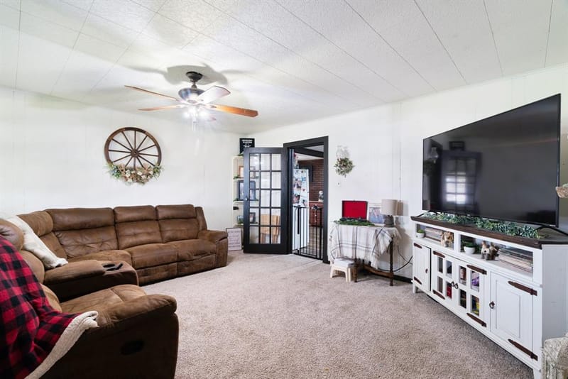25099 Farm Road 137, Petty TX 75470 - Photo 15