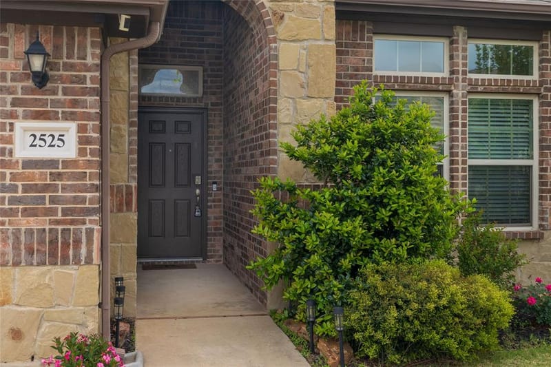2525 Silver Fox Trail, Weatherford TX 76087 - Photo 3