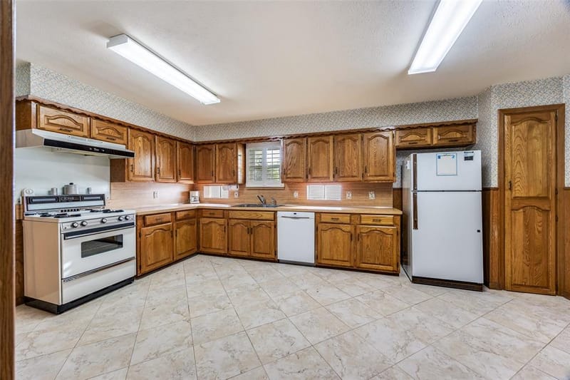 3019 Sharpview Lane, Dallas TX 75228 - Photo 13
