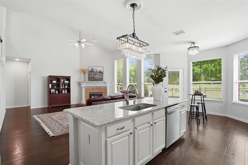 913 Royal Oaks Drive, McKinney TX 75072 - Photo 12