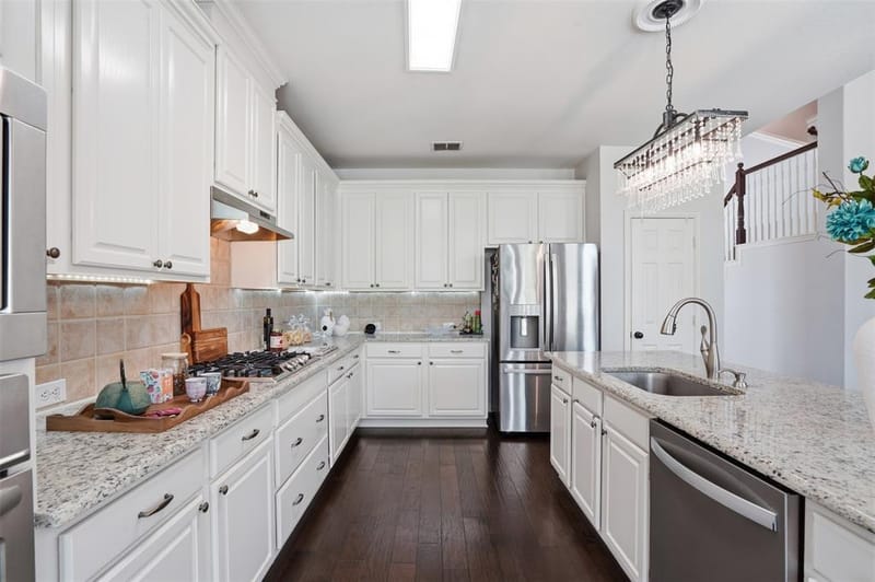 913 Royal Oaks Drive, McKinney TX 75072 - Photo 10