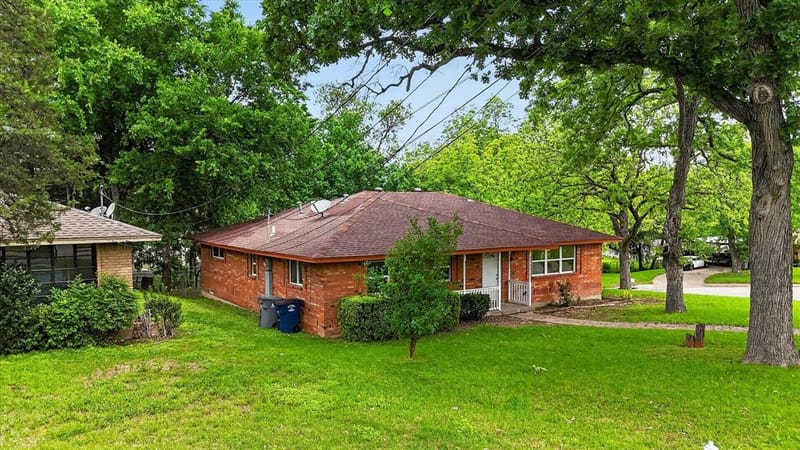 1245 Whispering Court, Dallas TX 75241