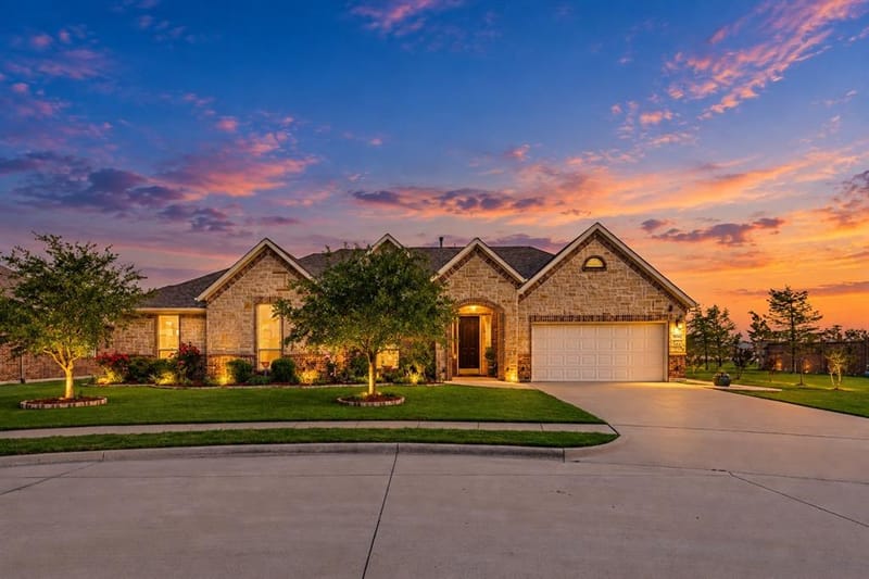 902 Saint Matthew Circle, Royse City TX 75189 - Photo 2