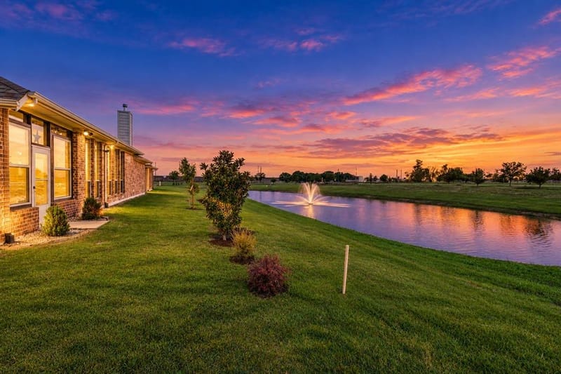902 Saint Matthew Circle, Royse City TX 75189