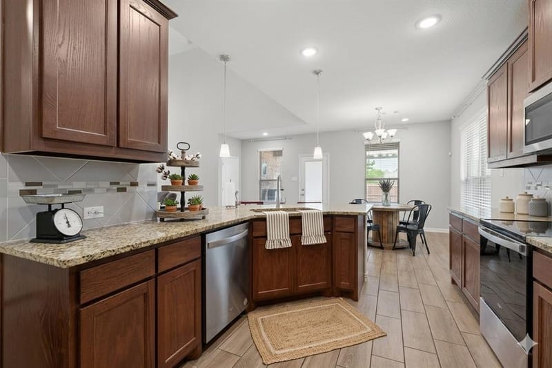 73 River Oaks Boulevard, Waxahachie TX 75165 - Photo 6