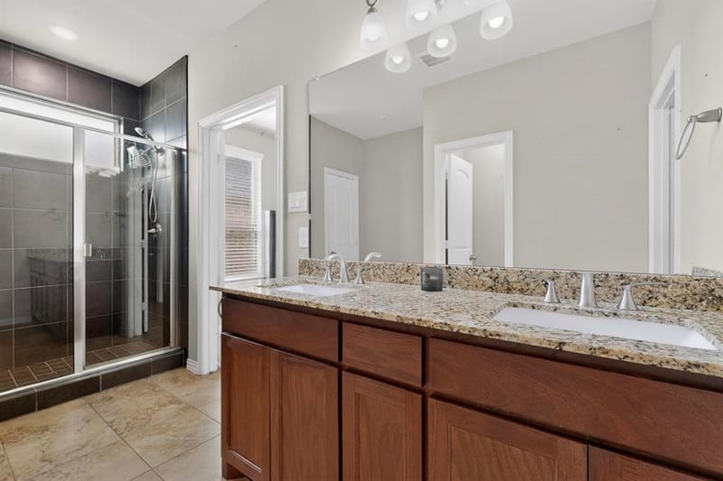 73 River Oaks Boulevard, Waxahachie TX 75165 - Photo 14