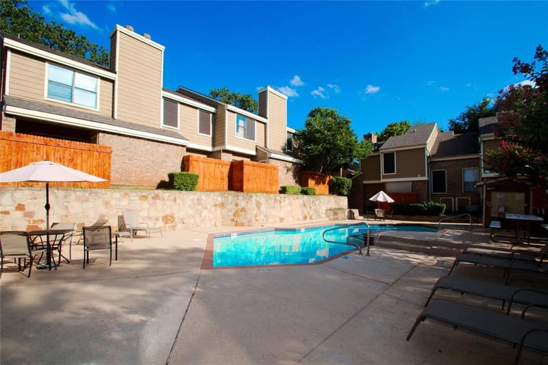 2121 Park Willow Lane # C, Arlington TX 76011 - Photo 2