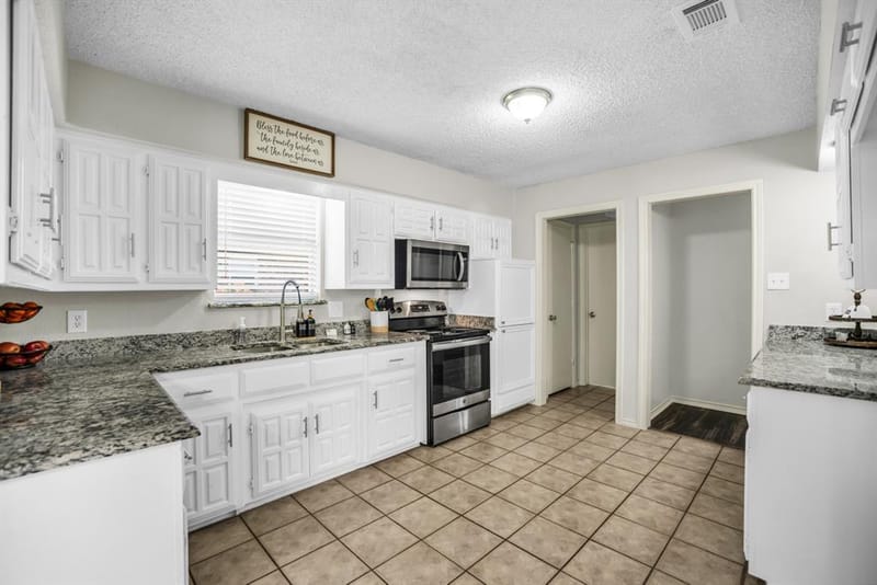 5902 Fawn Valley Lane, Rowlett TX 75089 - Photo 10