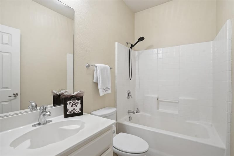 6361 Redeagle Creek Drive, Fort Worth TX 76179 - Photo 13