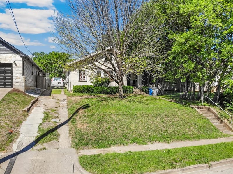 613 N Ewing Avenue, Dallas TX 75203 - Photo 2