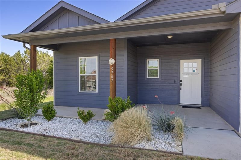 5707 Stonegate Circle, Granbury TX 76048 - Photo 2