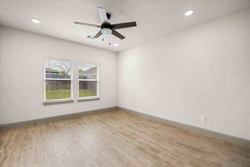 5707 Stonegate Circle, Granbury TX 76048 - Photo 9
