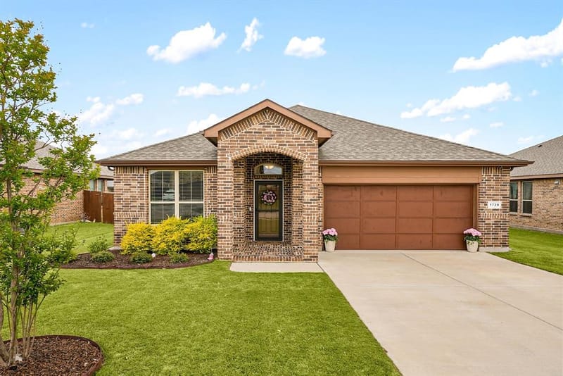 1720 Cross Creek Lane, Cleburne TX 76033 - Photo 2