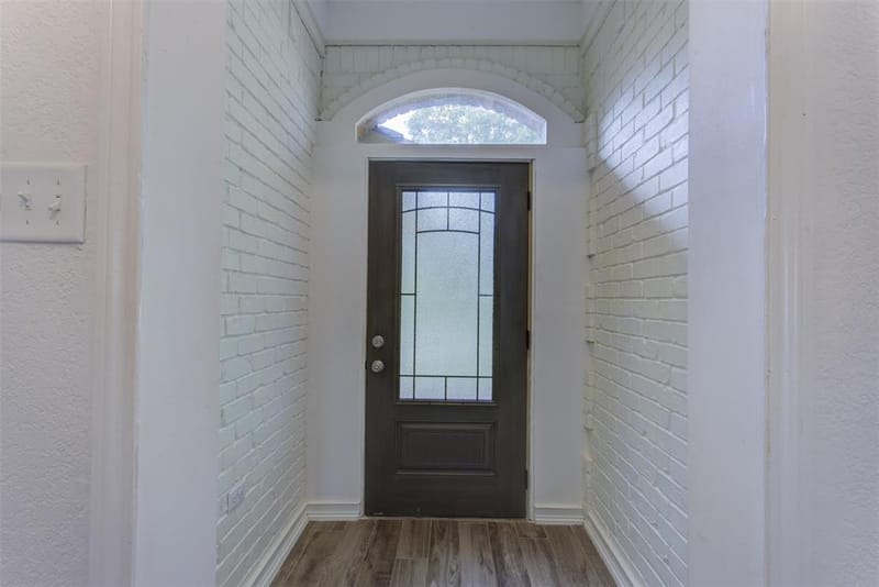 6921 Weatherwood Road, Fort Worth TX 76133 - Photo 9
