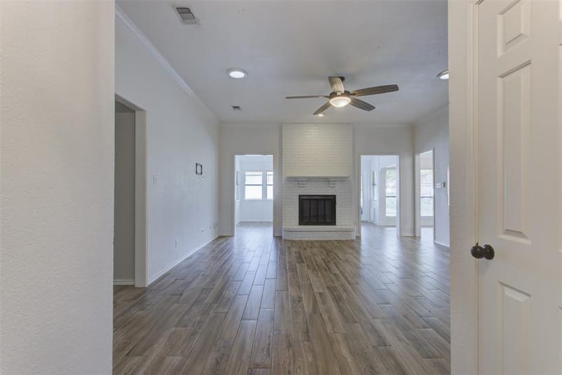6921 Weatherwood Road, Fort Worth TX 76133 - Photo 10