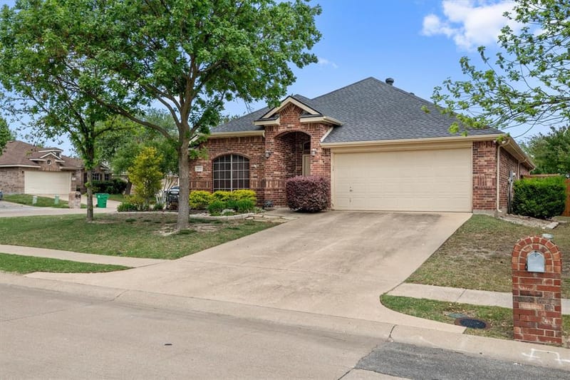 201 Rawhide Street, Waxahachie TX 75165 - Photo 2