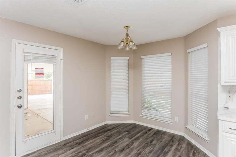 346 Mesquite Hill Drive, Arlington TX 76002 - Photo 5
