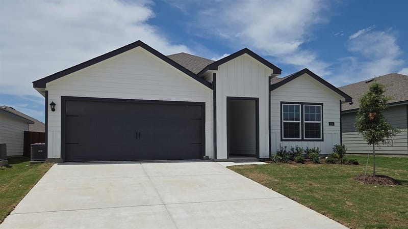 236 Whispering Pine Drive, Royse City TX 75189