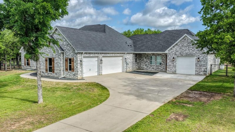 115 Post Oak Way, Weatherford TX 76087 - Photo 4