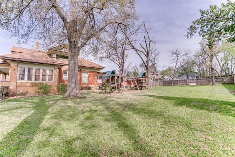 210 W Elm Street, Winnsboro TX 75494 - Photo 34