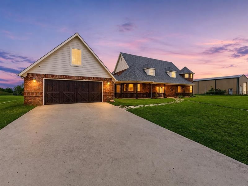 250 Newfield Lane, Springtown TX 76082 - Photo 6