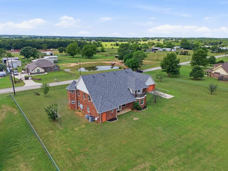 250 Newfield Lane, Springtown TX 76082 - Photo 38