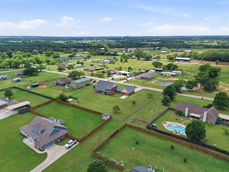 250 Newfield Lane, Springtown TX 76082 - Photo 39