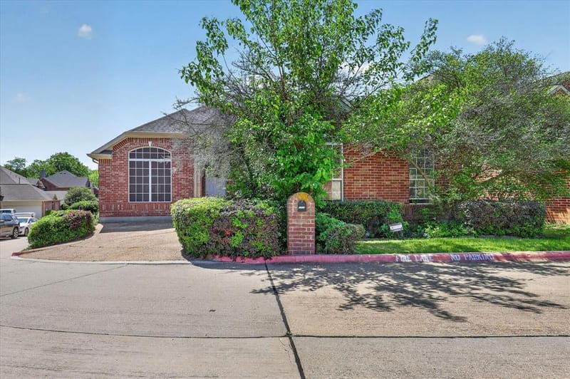 3304 Landhope Circle, Arlington TX 76016 - Photo 3