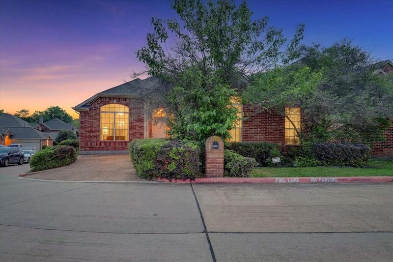 3304 Landhope Circle, Arlington TX 76016
