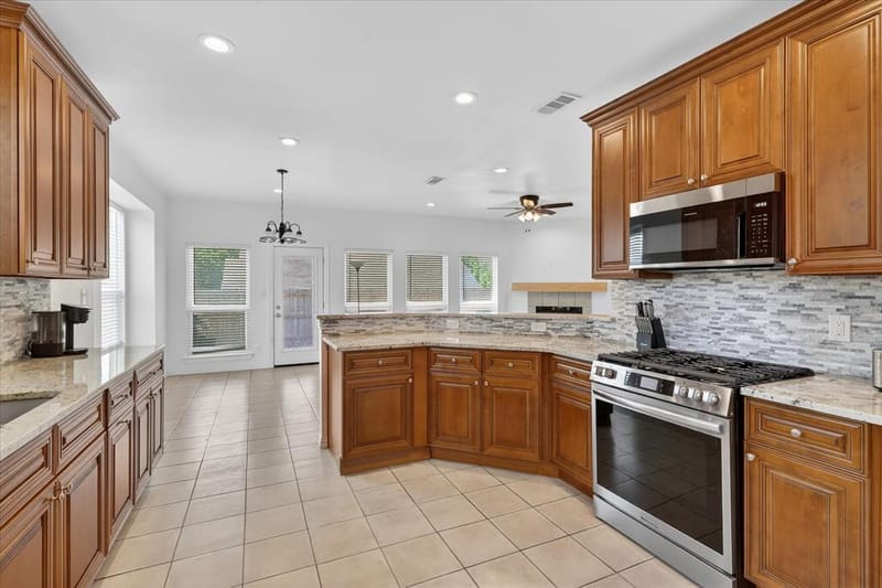 3304 Landhope Circle, Arlington TX 76016 - Photo 11