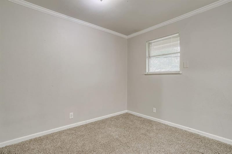 2008 Terbet Lane, Fort Worth TX 76112 - Photo 31