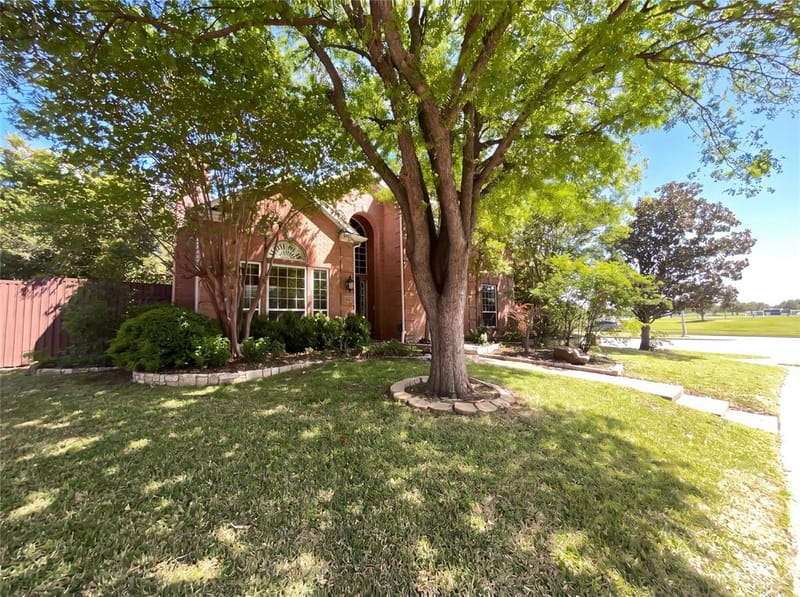 2400 Creekview Drive, Plano TX 75093 - Photo 17