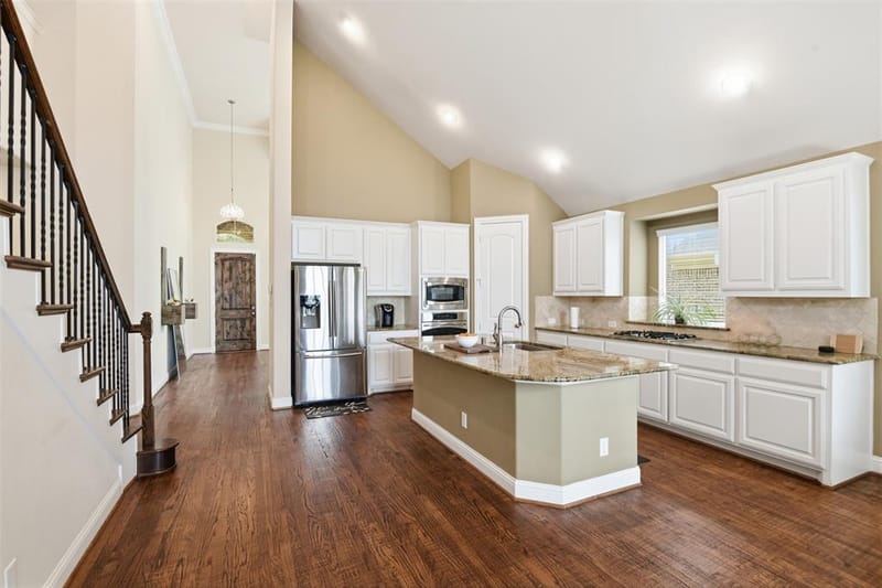 8224 Lindsay Gardens, The Colony TX 75056 - Photo 6