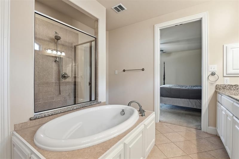 8224 Lindsay Gardens, The Colony TX 75056 - Photo 17