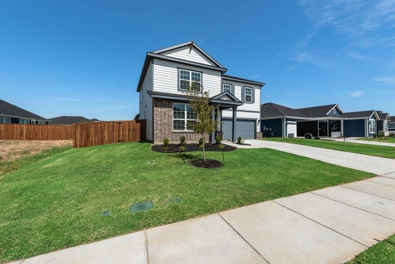 1025 Canoe Way, Crowley TX 76036 - Photo 32