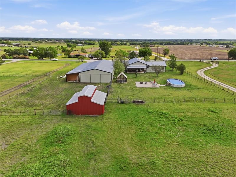10208 County Road 418, Grandview TX 76050 - Photo 36
