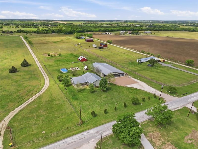10208 County Road 418, Grandview TX 76050 - Photo 34