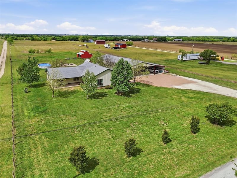 10208 County Road 418, Grandview TX 76050 - Photo 33