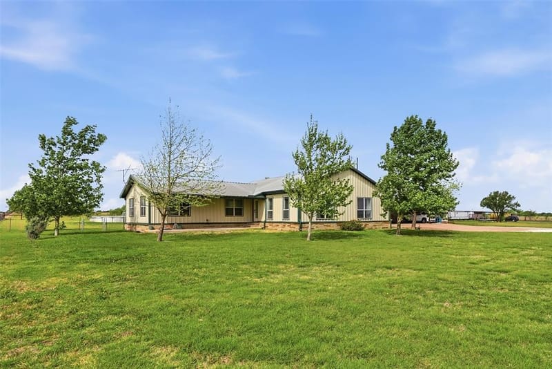 10208 County Road 418, Grandview TX 76050 - Photo 39