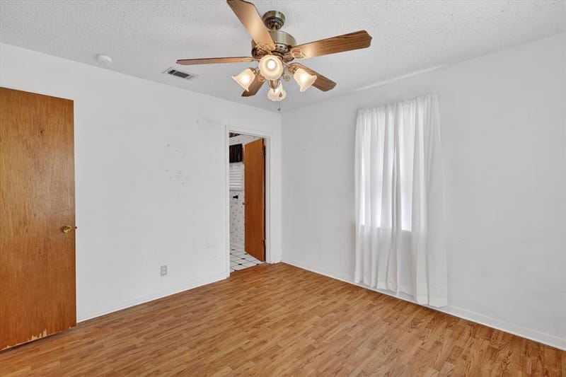 624 N Avenue A, Springtown TX 76082 - Photo 23