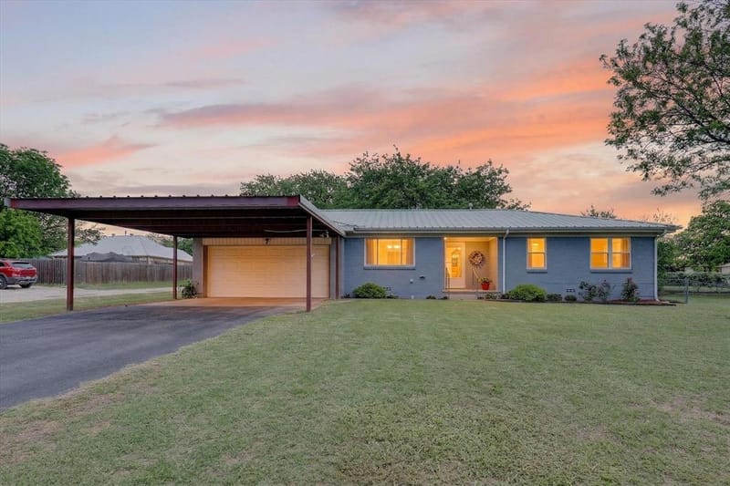 624 N Avenue A, Springtown TX 76082