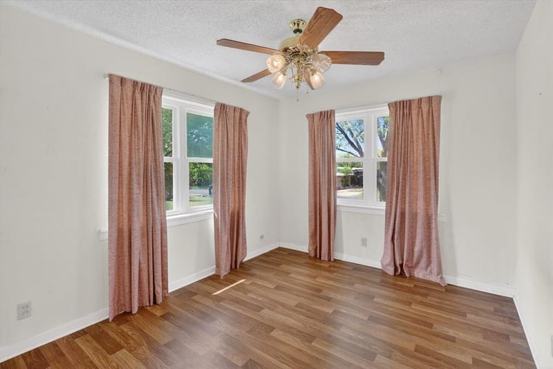 624 N Avenue A, Springtown TX 76082 - Photo 20