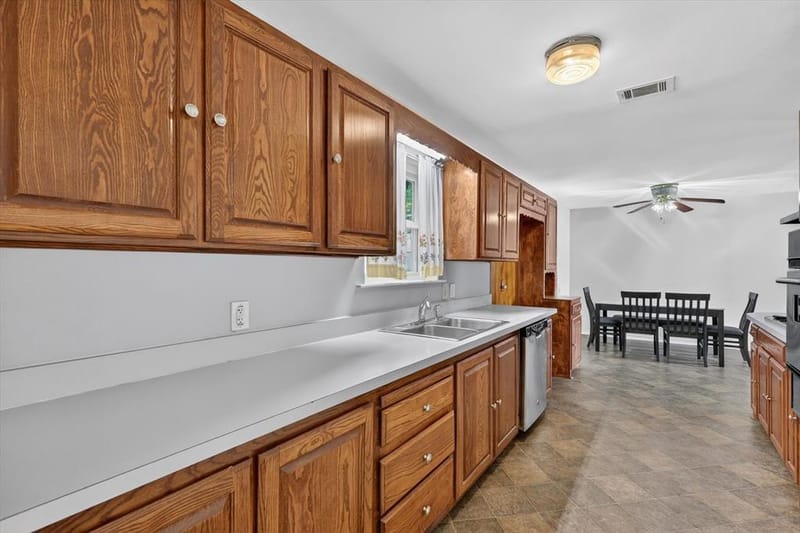 624 N Avenue A, Springtown TX 76082 - Photo 14
