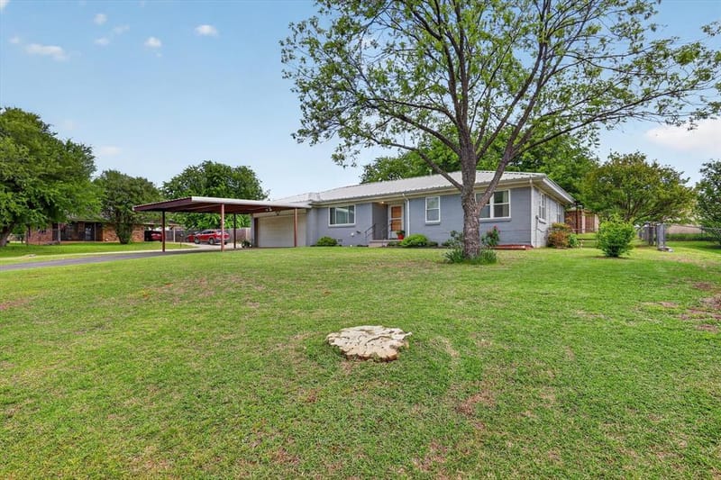 624 N Avenue A, Springtown TX 76082 - Photo 4