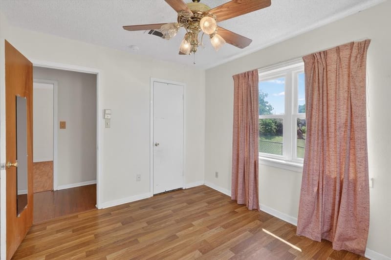 624 N Avenue A, Springtown TX 76082 - Photo 21