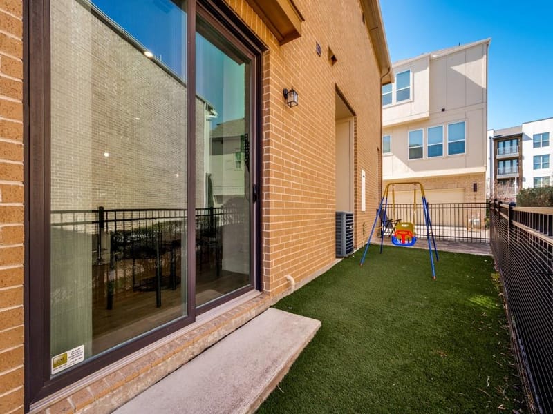 7832 Verona Place, Dallas TX 75231 - Photo 23